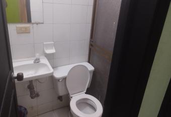 Hotel para  so allows 18 year olds to book a room