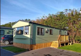 Appleblossom Lodge, Lido Leisure Park, Knaresborough has Balcony rooms