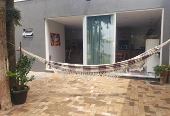 Casa Nosso Recanto pr  ximo Cataratas allows 18 year olds to book a room