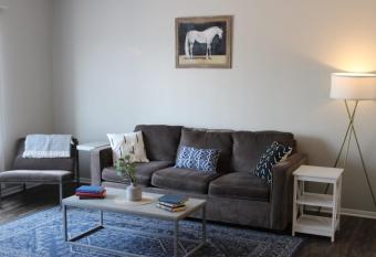 Welcoming 4BR near ISU allows 18 year olds to book a room