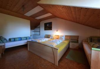 Wiesenheimhof has Balcony rooms