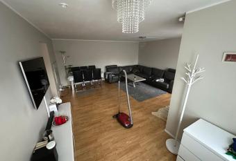 En leilighet i et avslappende omr  det n  r Alna. has Balcony rooms