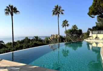 Super Cannes appartement 40m2, piscines tennis has Balcony rooms