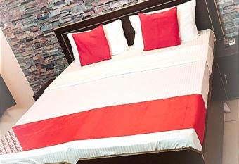 BARAK S STAYS -- LPU Law Gate -- Couples, Parents, Students Favourite has Balcony rooms