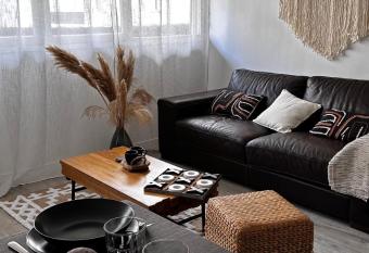 Appartement T1bis Saint Herblain allows 18 year olds to book a room