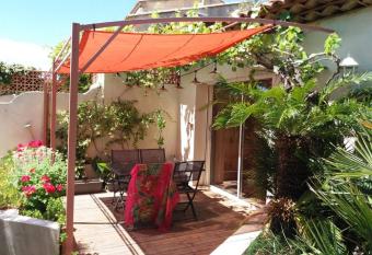 Chez Marie has Balcony rooms