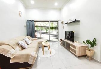 Bidor Family Choice 3 Bedrooms WIFI has Balcony rooms