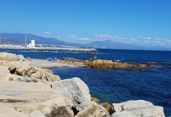 REYNURBAN has Balcony rooms