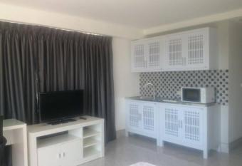 Hua Hin has rooms with a private hot tub