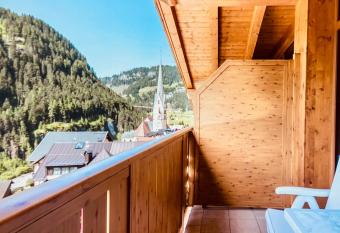 Rifugio Dolomitico a un Minuto has Balcony rooms