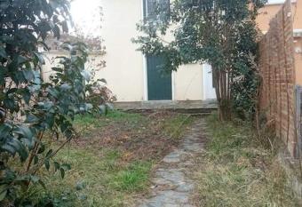 Maison Prades has Balcony rooms