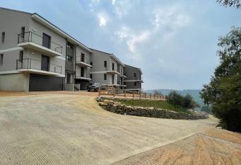 Appartamento piano primo Max 6 posti letto has Balcony rooms