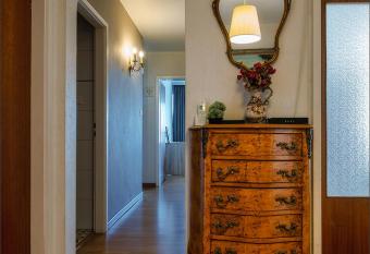 Appartement entier 2 chambres Strasbourg-Lingolsheim, proche de tram has Balcony rooms