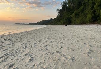 The Cliff 2 Bedroom Beach Apartment allows 18 year olds to book a room