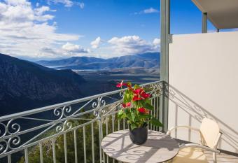 V Hotel Delphi has Balcony rooms