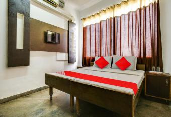 OYO Hotel Sun Stone allows 18 year olds to book a room