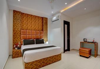 Super OYO Flagship Hotel Skycity allows 18 year olds to book a room