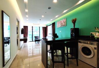 TopGenting RefreshingColdInn2R2B7Pax at GrdIonDelmn allows 18 year olds to book a room