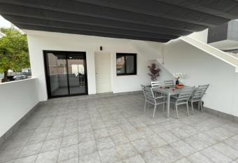 Calle Las Palmas has Balcony rooms