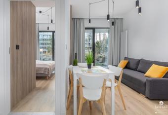 Shellter Apartments 117 L - by Jantar Apartamenty has Balcony rooms