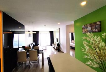 TopGenting SkyFoggyColdInn2R2B8Pax at GrdIonDelmn allows 18 year olds to book a room