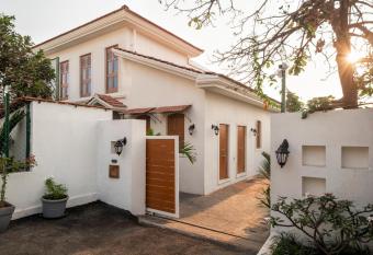 LohonoStays Villa Sobreda has Balcony rooms