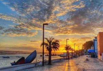 Casa do P  tio Beach-House allows 18 year olds to book a room