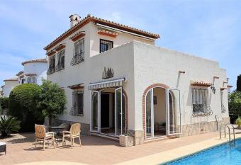 Mira Rosa Segaria - Els Poblets has Balcony rooms