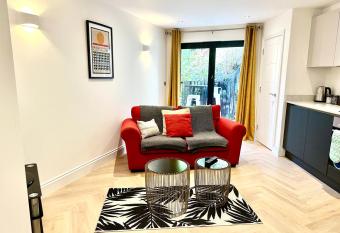 Rye Brand New Apartment has Balcony rooms