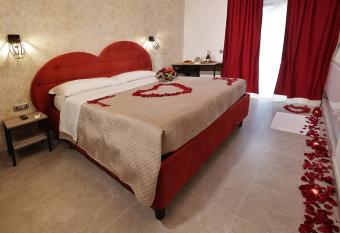 toc toc has rooms with a private hot tub