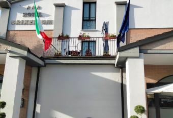 BRIXELLUM has Balcony rooms