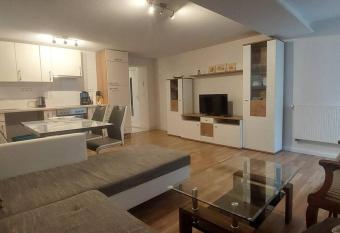 Moderne 2-Zimmer-Wohnung in bester Lage has Balcony rooms