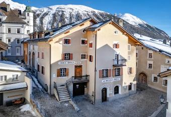 Weisses Kreuz - Crusch Alva allows 18 year olds to book a room