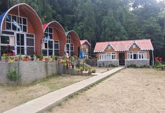 New bloom homestay has Balcony rooms