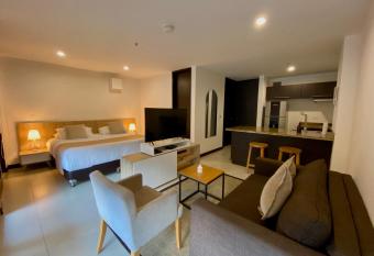 Suite Estelar - A Pasos del Aeropuerto has Balcony rooms