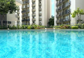 Suite La Perla has rooms with a private hot tub