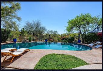 Ultimate Scottsdale Retreat has rooms with a private hot tub