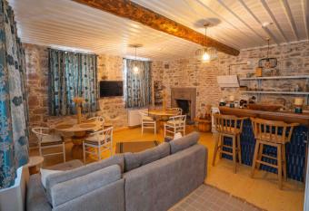 CundA lis allows 18 year olds to book a room