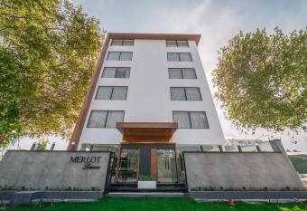 Merlot Leisures allows 18 year olds to book a room