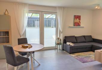 Ferienwohnung direkt am Radweg zum Steinhuder Meer has Balcony rooms