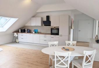 Familiengl  ck direkt am Radweg zum Steinhuder Meer has Balcony rooms