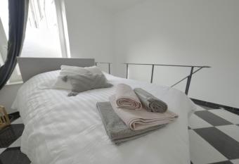 Studio Didine has Balcony rooms