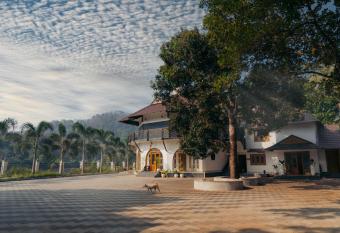 La Cascade Resort has Balcony rooms