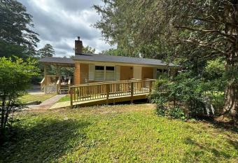 Babcia's Lake House has Balcony rooms
