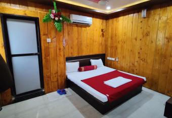 Hotel sara palace has Balcony rooms