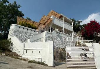 The Abu Villa has Balcony rooms