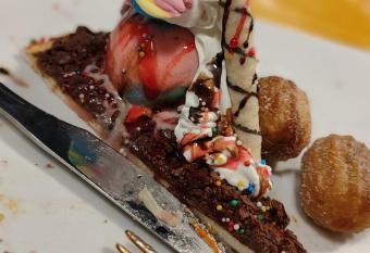 CASA TO Patrao LUXO allows 18 year olds to book a room