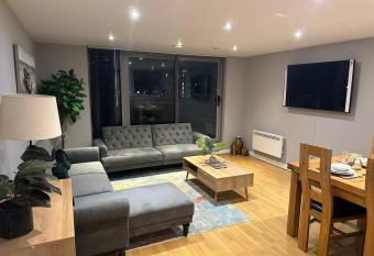 Newly Refurbished 1 Bedroom Apartment Swindon has Balcony rooms