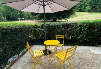 Le petit paradis has Balcony rooms