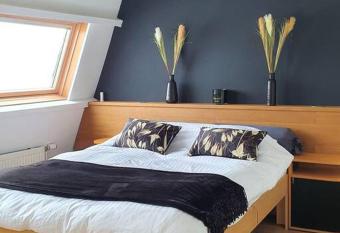 Robs BnB allows 18 year olds to book a room